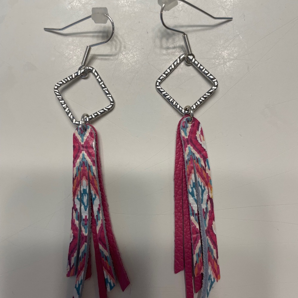 Dangle Earrings! ❤️❤️